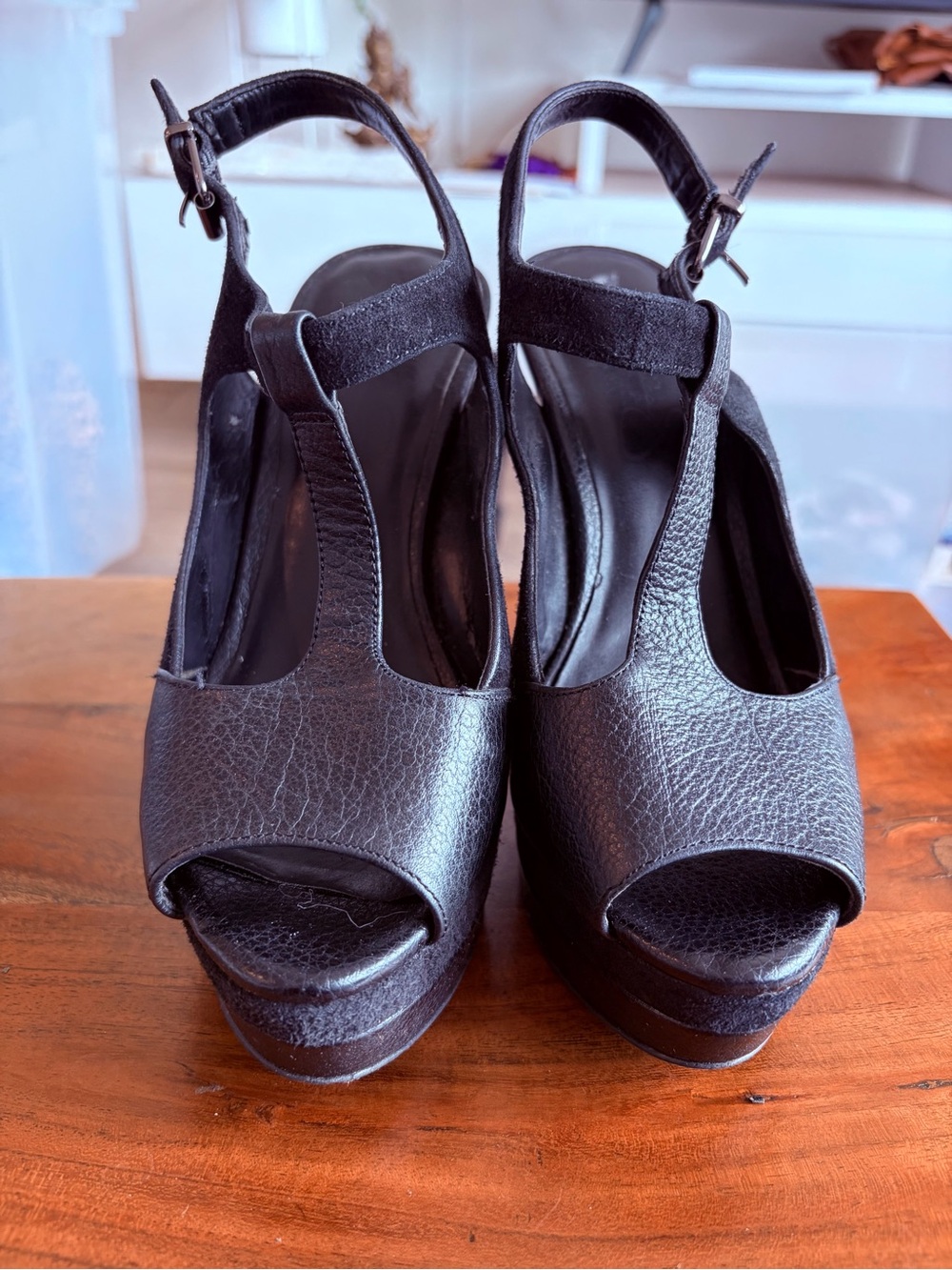 Jessica Simpson Black T-Strap Peep Toe Platform Sandals